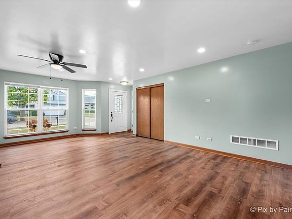 3rd image of 2076 Longwood Ct