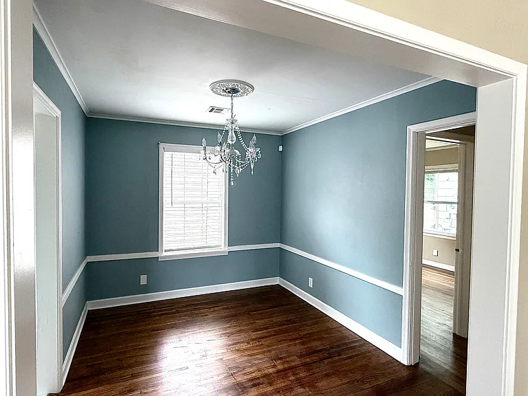 301 S College Ave — Photo 2