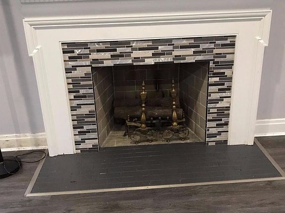 4th image of 1725 Northampton Dr