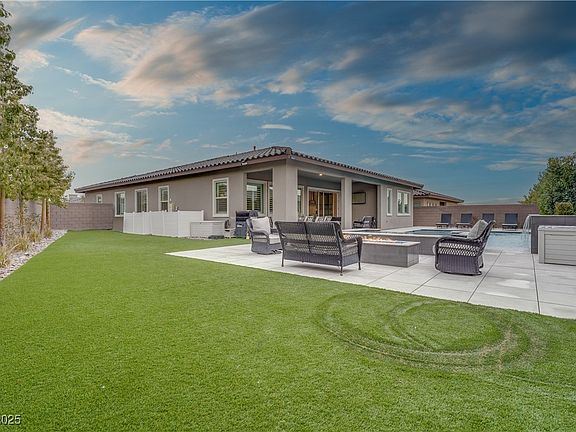 3rd image of 11885 Grassy Plain Ave