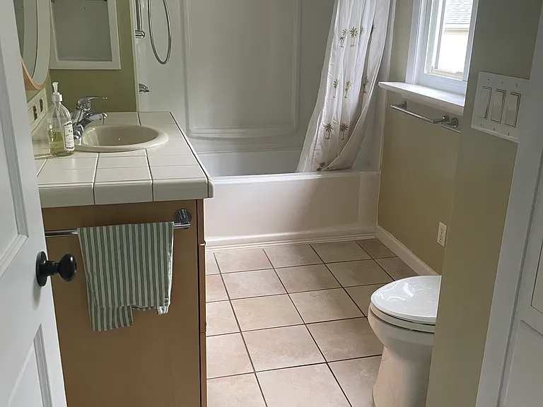 464 Avon Way — Photo 17