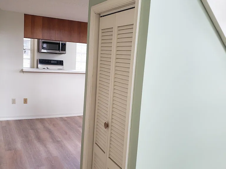 351 Pine St #201 — Photo 6