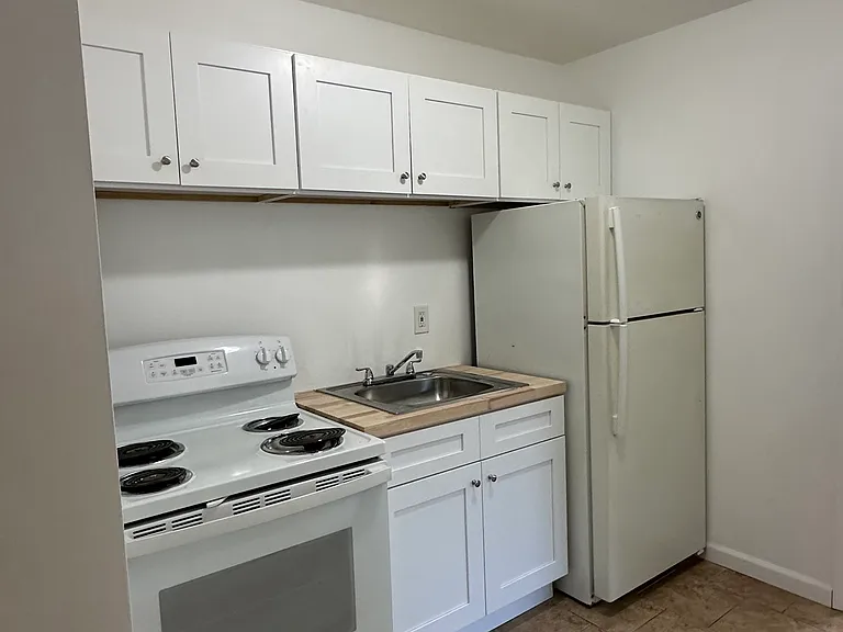 1303 Cove Ave #105 — Photo 6