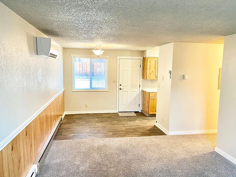 1727 NW Wall St #2 — Photo 5