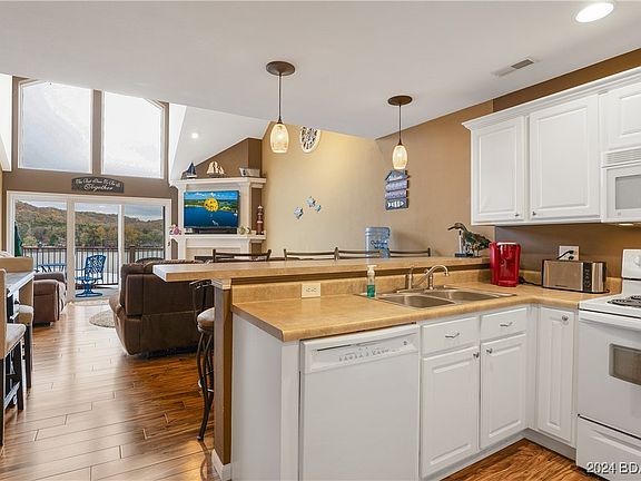 3rd image of 686 Clearwater Dr #4E