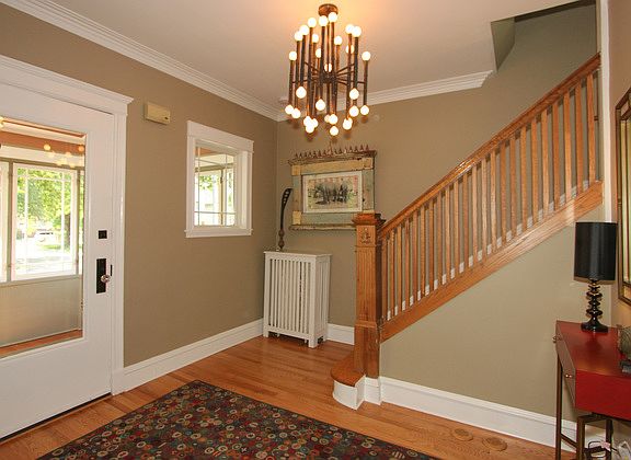 4th image of 600 Clarence Ave