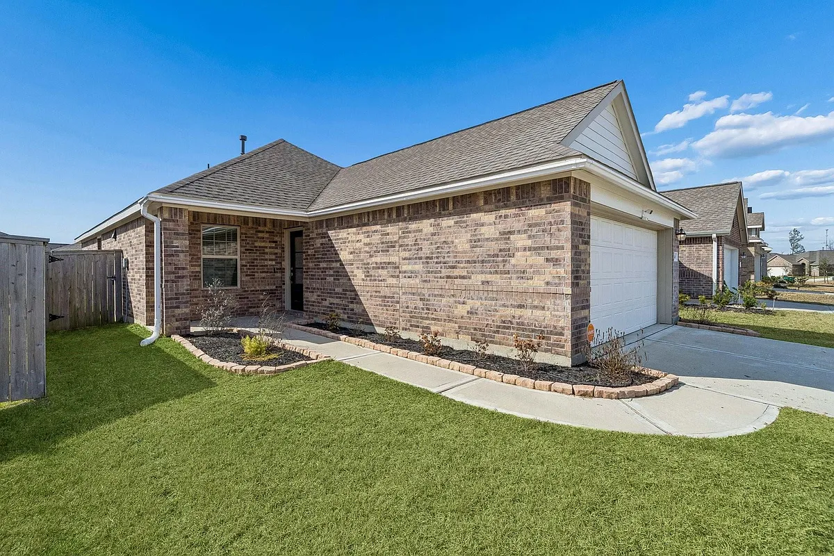 Building Photo - 24046 Priano Forest Dr