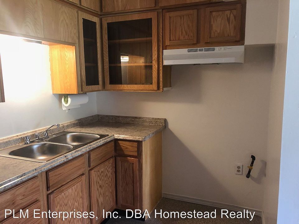 1st image of 685 Jeanette St