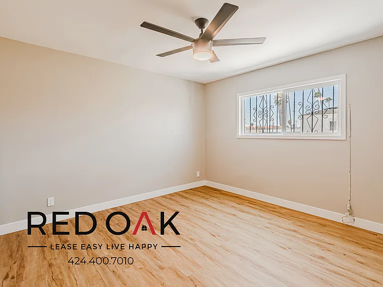 921 W 82nd St #21 — Photo 14