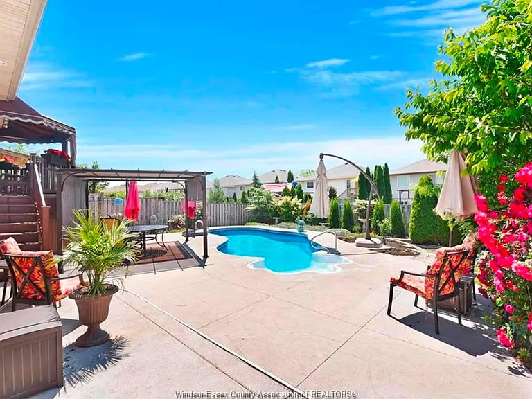 2327 Norcrest Ave — Photo 3