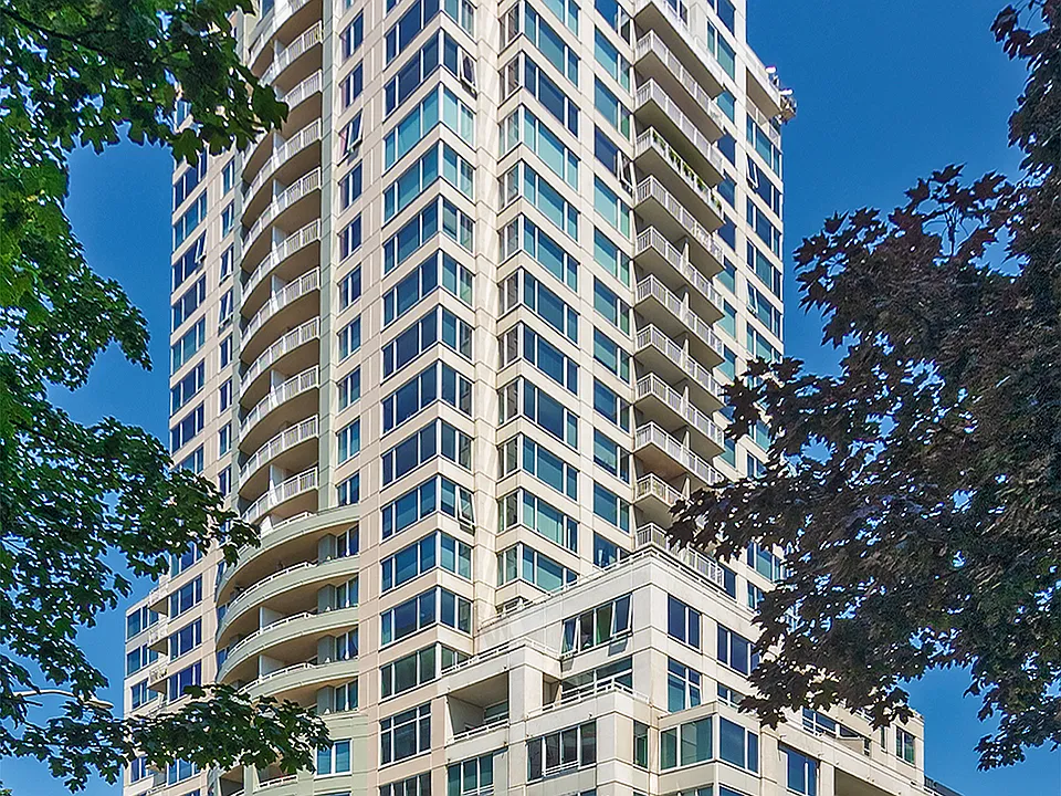 2621 2nd Ave #406