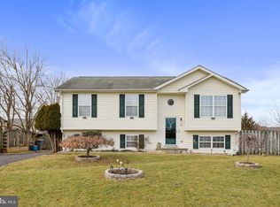 35 McGregor Dr, Ranson, WV 25438