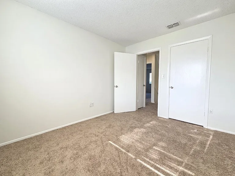 219 Debora Ct — Photo 17