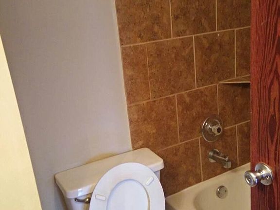 5th image of 1015 Westchester Cir #1015
