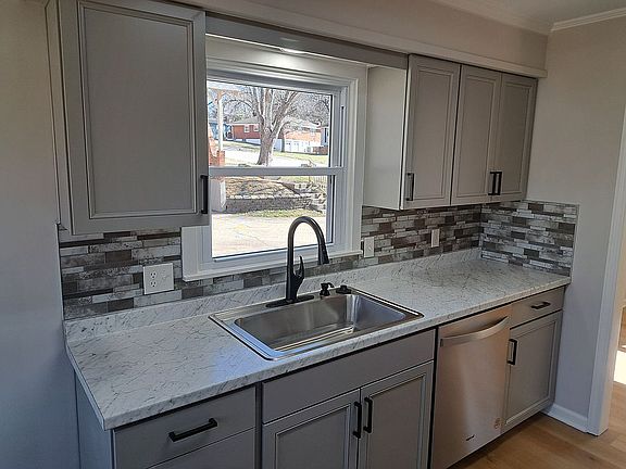 5th image of 11300 E 61st St