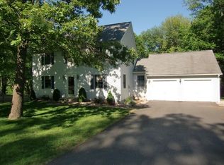 8 Ridge Dr, Ellington, CT 06029