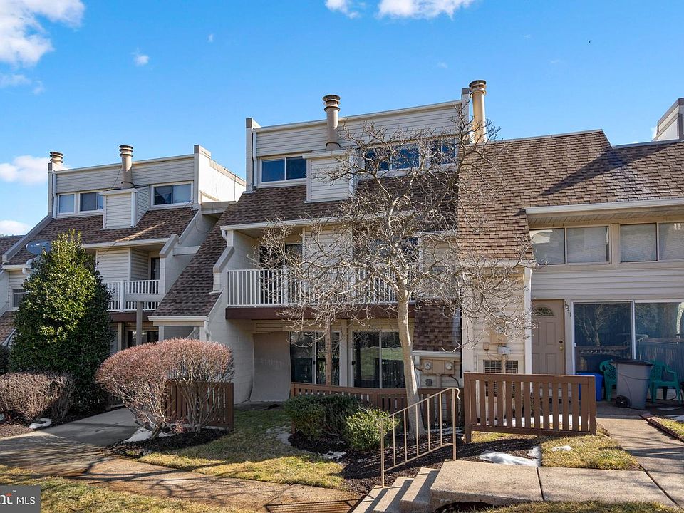 1st image of 1043 Warwick Ct