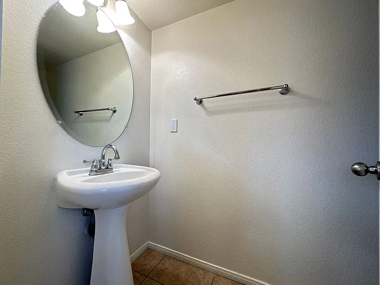 7305 Prussian Green St — Photo 19