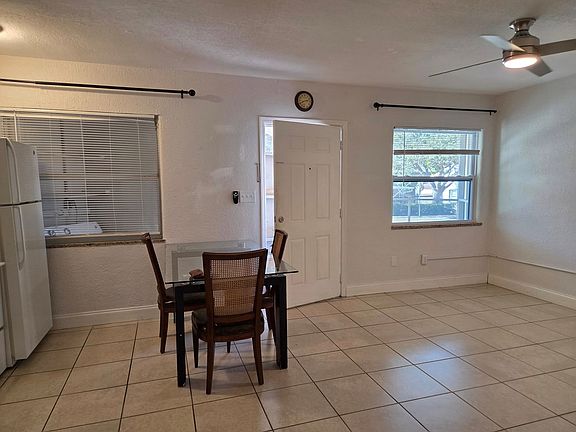 3rd image of 101 S Evergreen Ave #101
