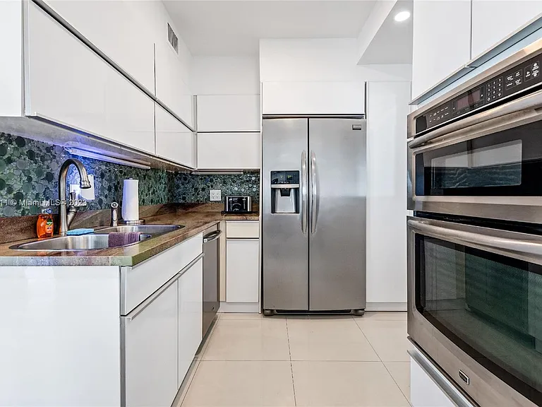 4001 S Ocean Dr #2 — Photo 6
