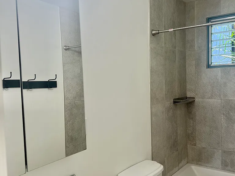 6100 Fountain Ave #11 — Photo 5