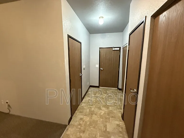 Big Horn Apartments — Photo 9