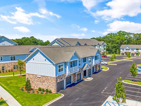 Langley Pointe Apartments | One, Two and Three Bedroom Apartment Homes