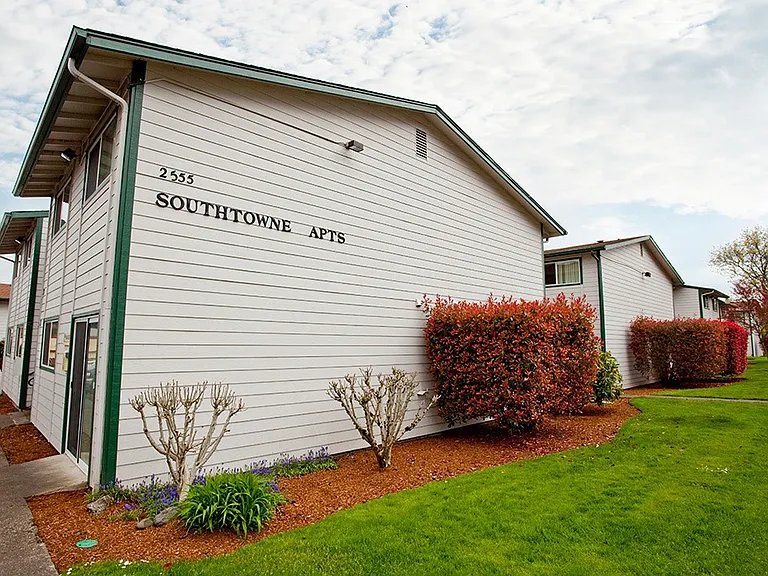 Southtowne — Photo 15