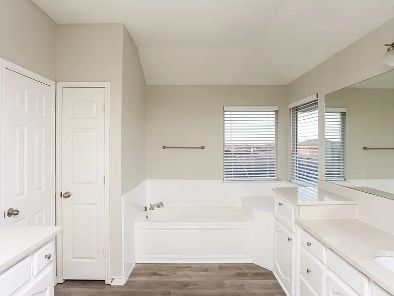 1530 Aberdeen Dr — Photo 11