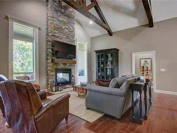 7th image of this home