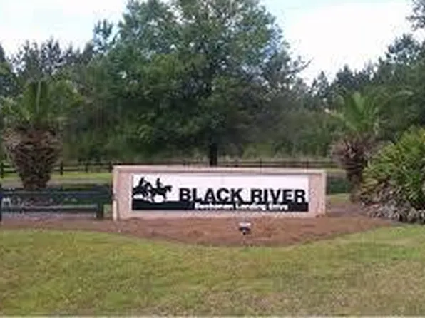 850 Lake Deborah Dr, Folkston, GA 31537