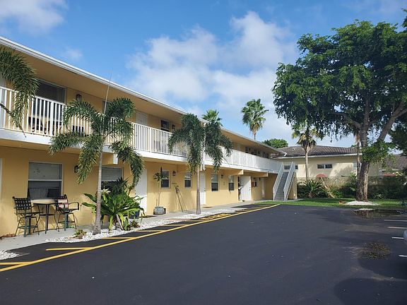 4th image of 2436 Van Buren Pkwy #2