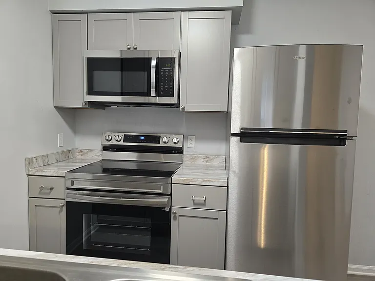 627 Dudley Ave #6 — Photo 1