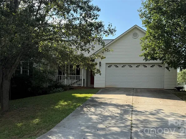 4917 Pond Ct, Conover, NC 28613