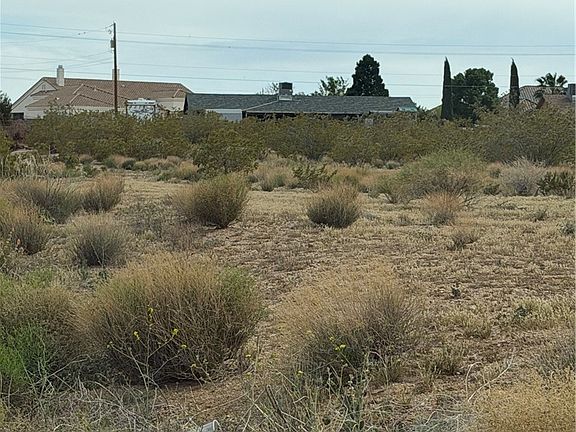 3rd image of 311-04-114 N Yuma Street