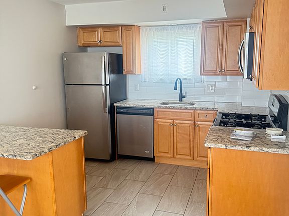 5th image of 811 74th St #2