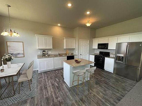 3rd image of 4409 Dublin Dr