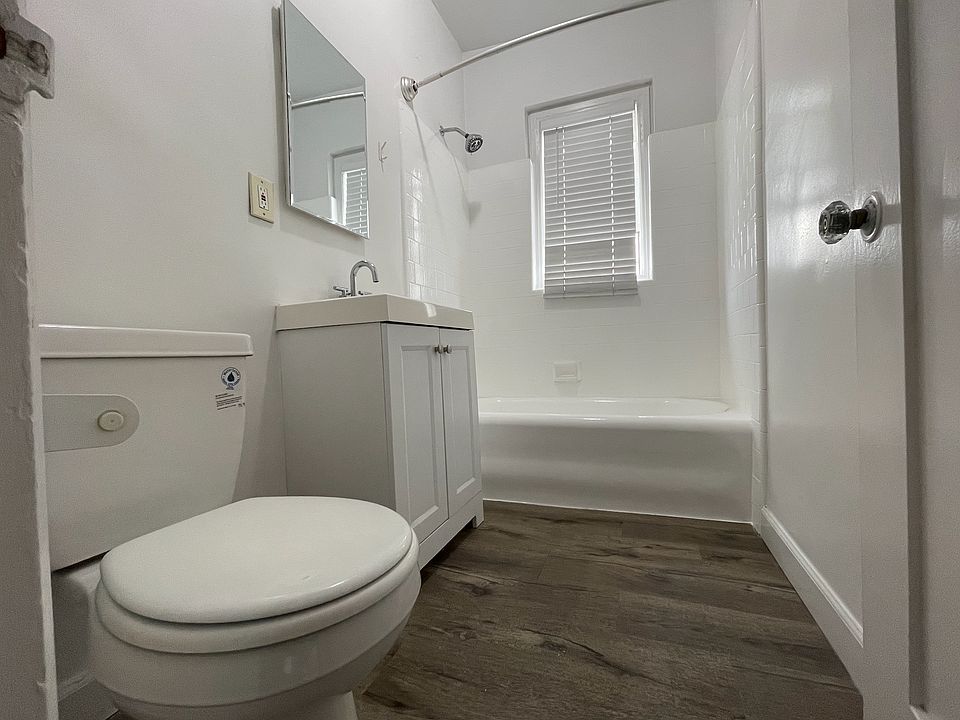 2nd image of 1413 N Kingsley Dr #209
