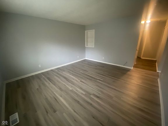 3rd image of 1260 N Ridgeview Dr