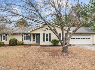 137 Hardee Ln, Whispering Pines, NC 28327