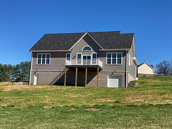 3rd image of 306 Fairway Dr