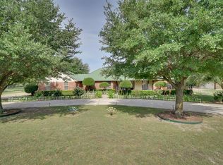 917 Pratt Rd, Red Oak, TX 75154
