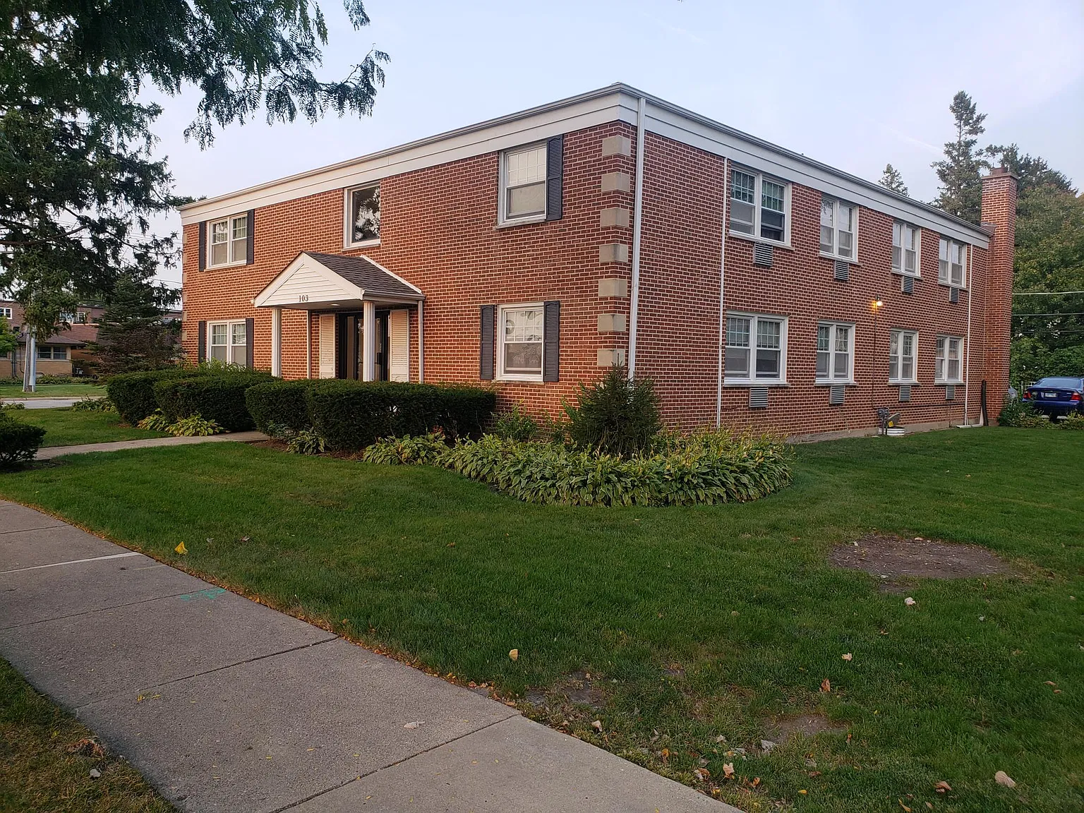 103 S Dryden Pl — Photo 1