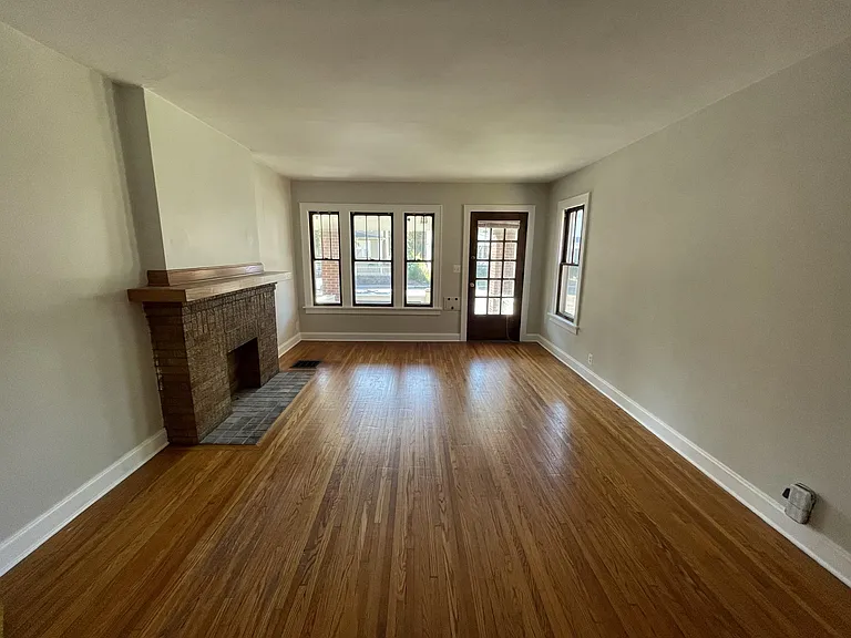 2956 Indianola Ave — Photo 4