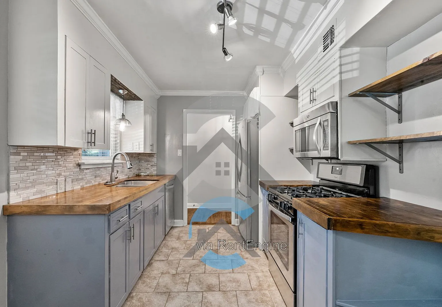 3 bed, 2.0 bath, 1253 sqft, $1,700 — Photo 3