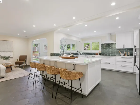 44 Lariat Ct, Walnut Creek, CA 94596