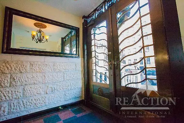 Rented by Reaction | media 30