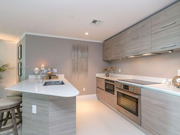 4th image of 1300 S Miami Ave #2109