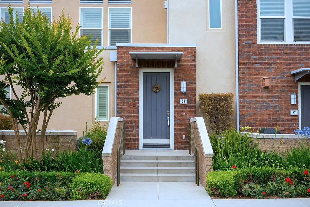 Building Photo - 39 Brownstone Way