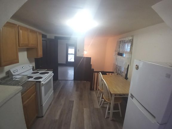 3rd image of 425 S 1st Ave